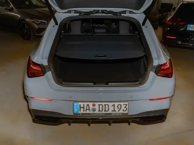 Mercedes-Benz CLA 200