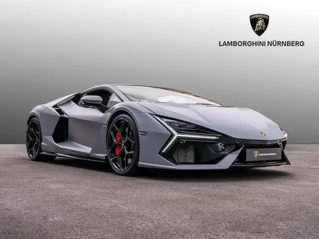 Lamborghini Revuelto