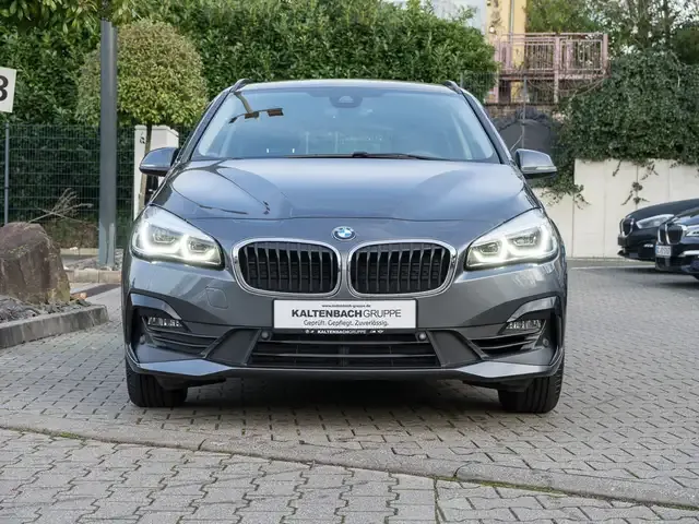 BMW 216