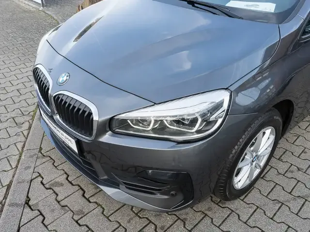 BMW 216