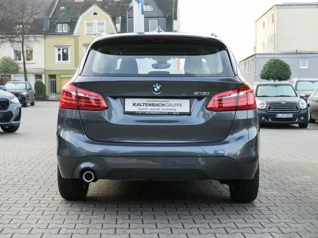 BMW 216