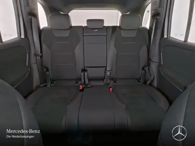 Mercedes-Benz EQB 300