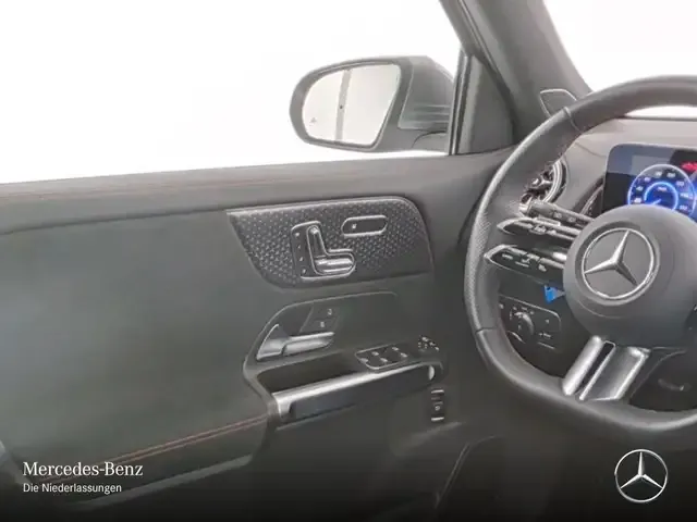 Mercedes-Benz EQB 300