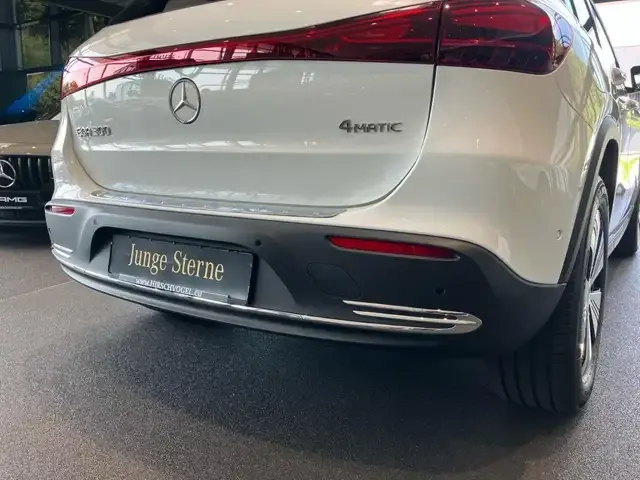 Mercedes-Benz EQA 300