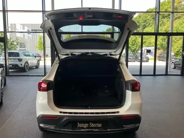 Mercedes-Benz EQA 300
