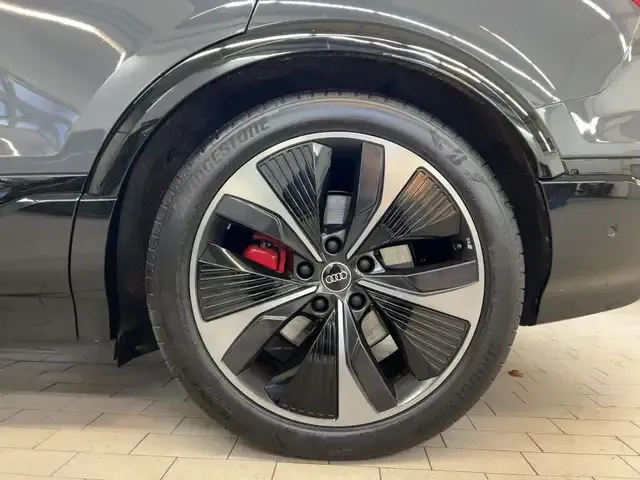 Audi SQ6 e-tron