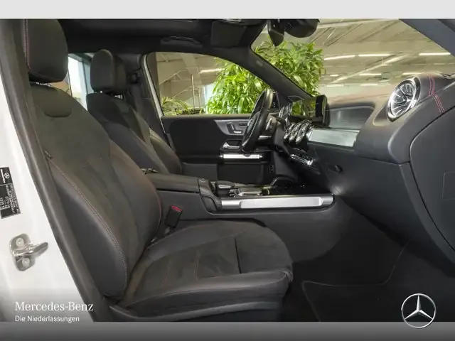 Mercedes-Benz EQB 350