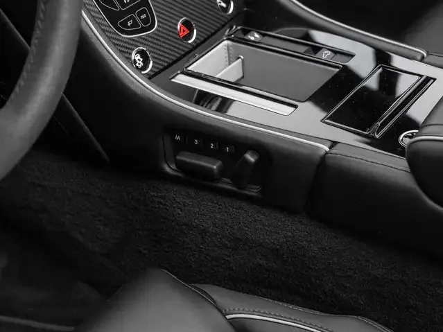 Aston Martin Sonstiges