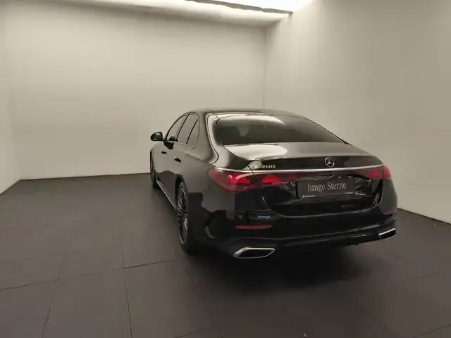 Mercedes-Benz E 200