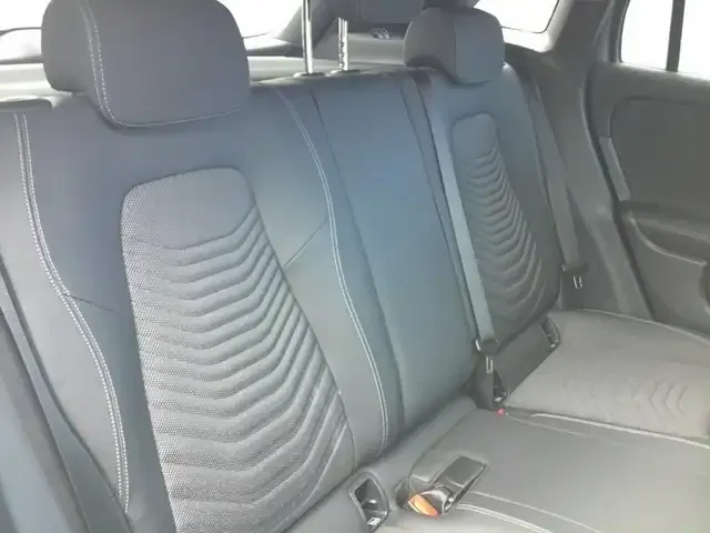 Mercedes-Benz GLA 220