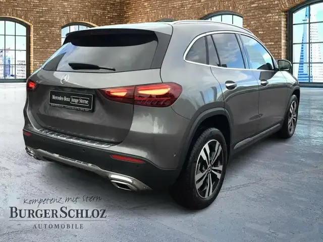 Mercedes-Benz GLA 220