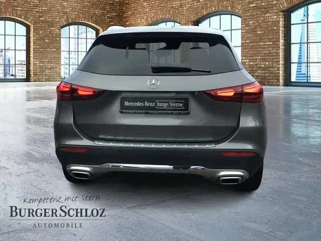 Mercedes-Benz GLA 220