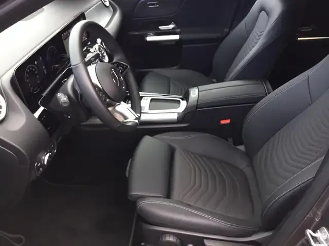 Mercedes-Benz GLA 220