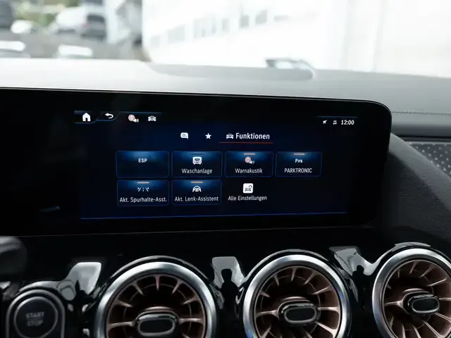 Mercedes-Benz EQA 300