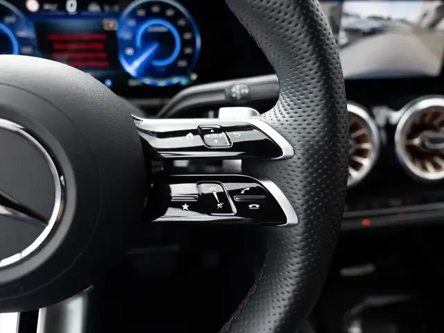 Mercedes-Benz EQA 300