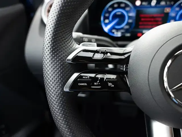 Mercedes-Benz EQA 300