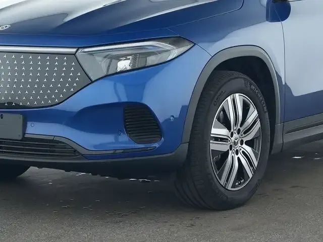 Mercedes-Benz EQA 300