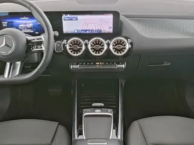 Mercedes-Benz EQA 300