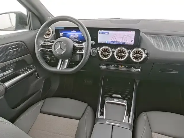 Mercedes-Benz EQA 300