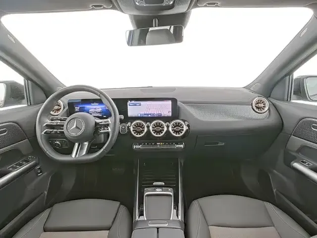 Mercedes-Benz EQA 300