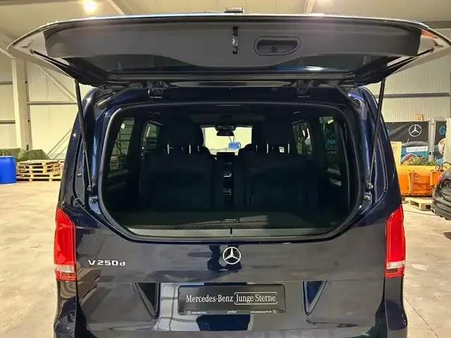 Mercedes-Benz V 250