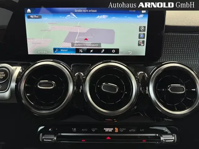 Mercedes-Benz GLB 180