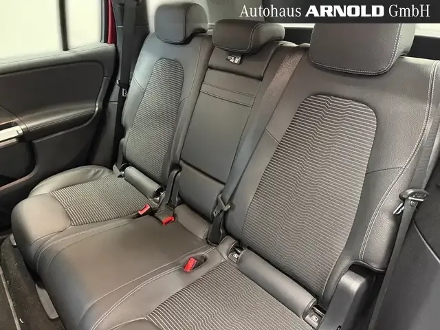 Mercedes-Benz GLB 180