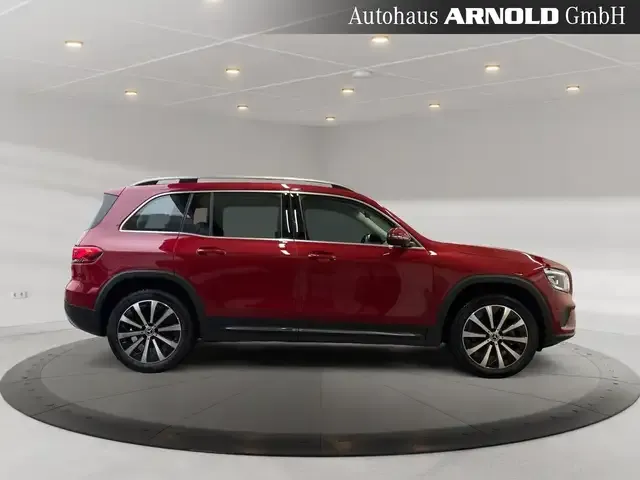 Mercedes-Benz GLB 180