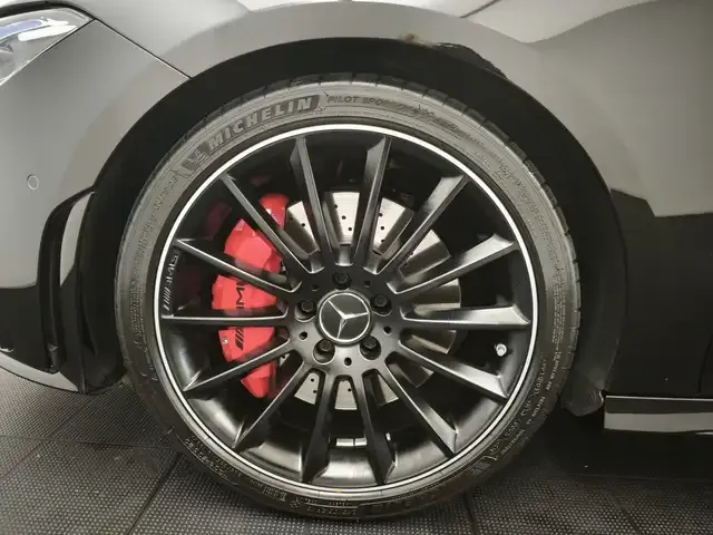 Mercedes-Benz CLA 35 AMG