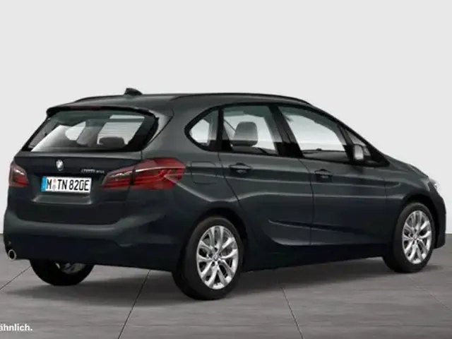 BMW 225