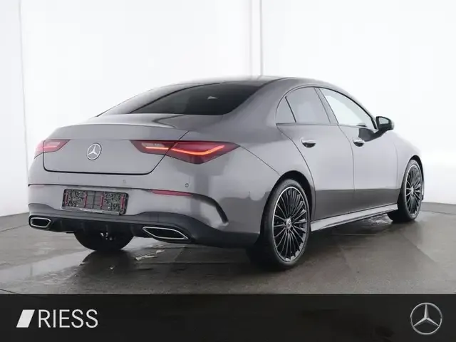 Mercedes-Benz CLA 200