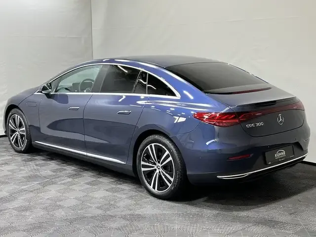 Mercedes-Benz EQE 300
