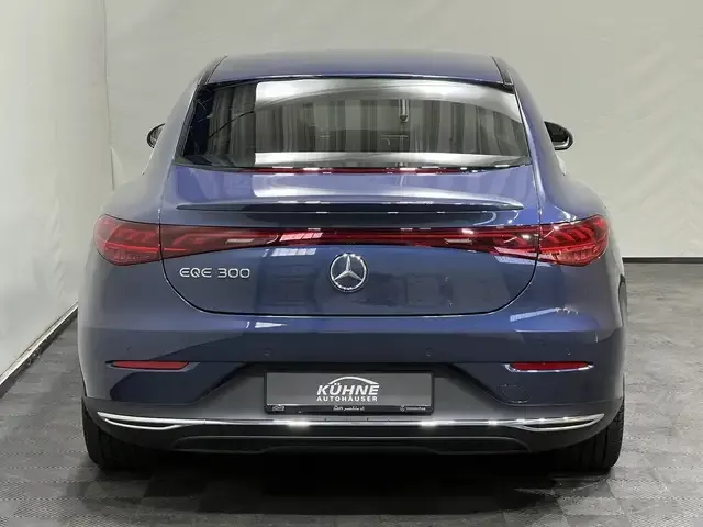 Mercedes-Benz EQE 300