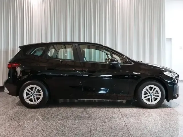 BMW 225