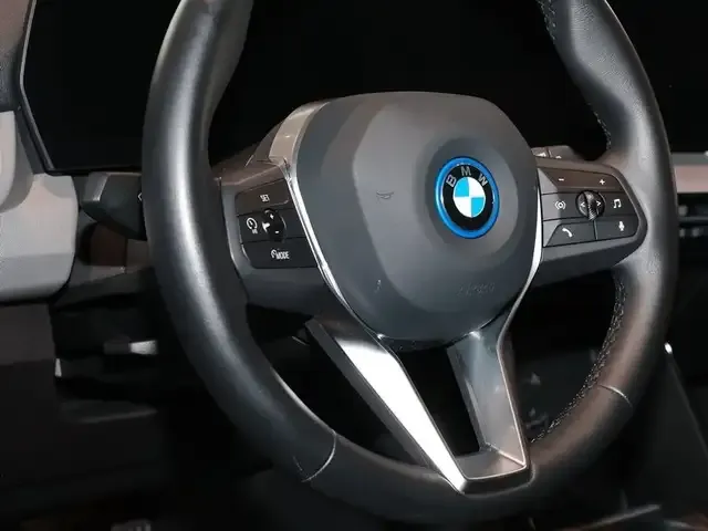 BMW 225