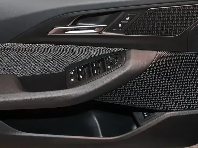 BMW 225
