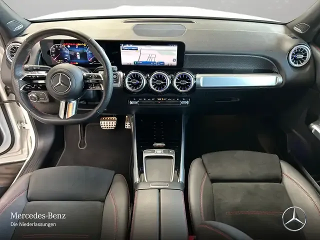 Mercedes-Benz GLB 220