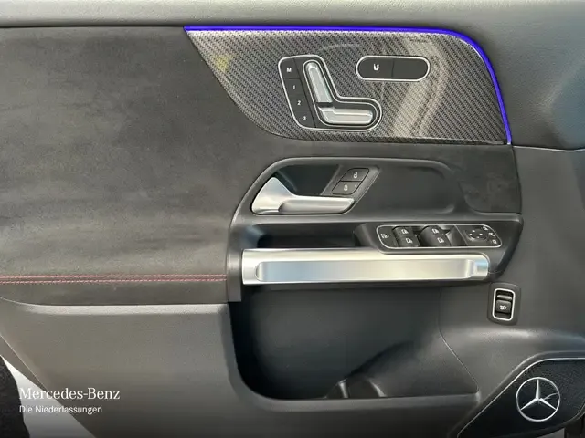 Mercedes-Benz GLB 220