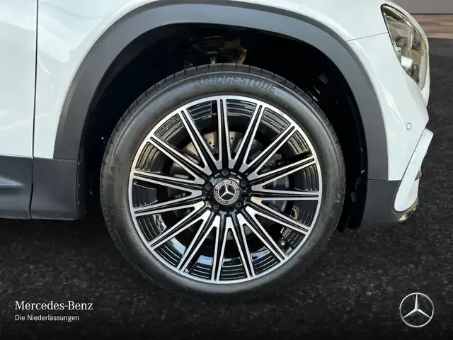 Mercedes-Benz GLB 220