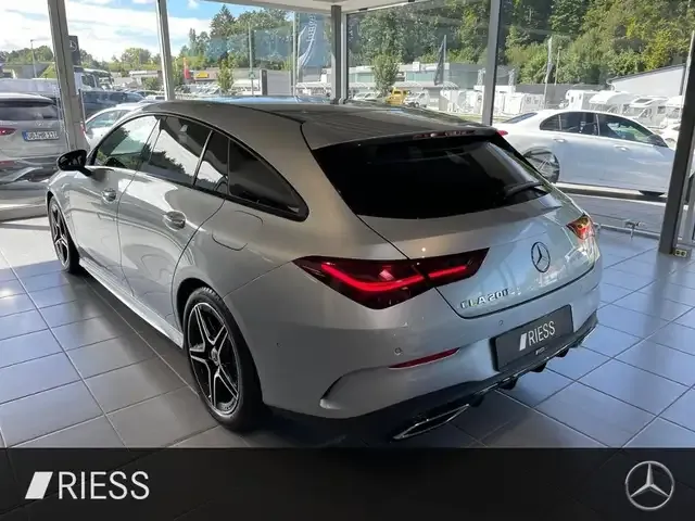 Mercedes-Benz CLA 200