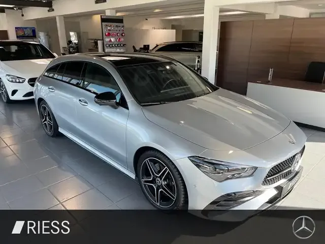 Mercedes-Benz CLA 200