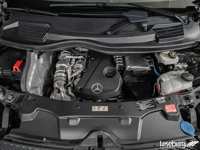Mercedes-Benz V 250