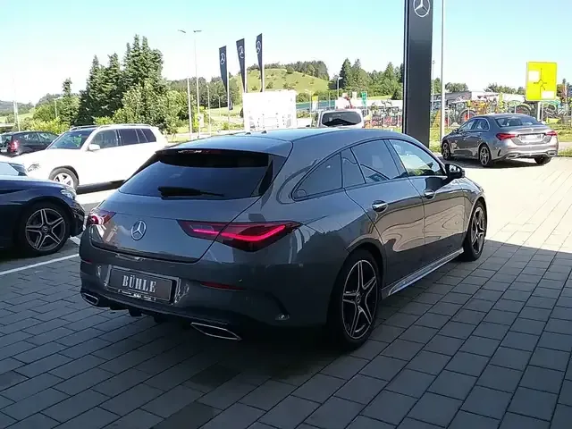 Mercedes-Benz CLA 200