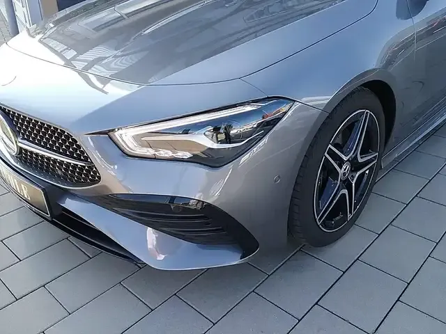 Mercedes-Benz CLA 200