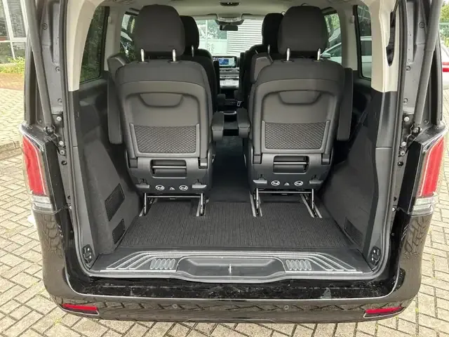 Mercedes-Benz V 220