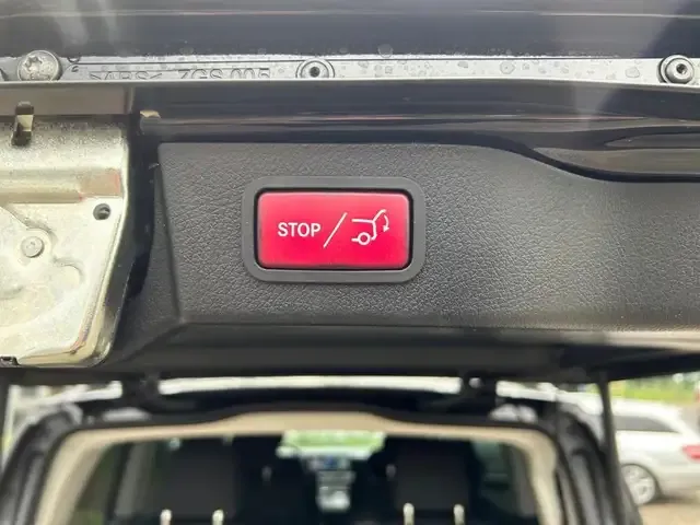 Mercedes-Benz V 220