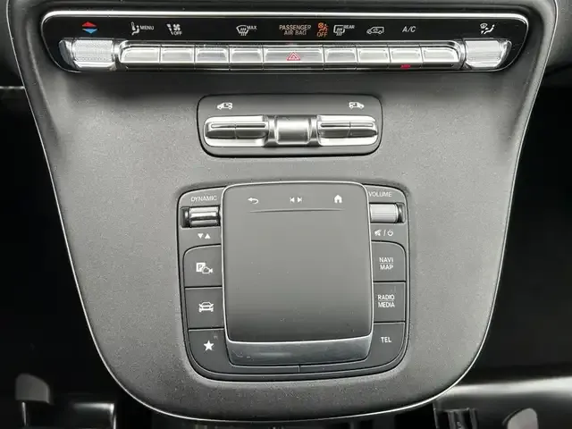 Mercedes-Benz V 220