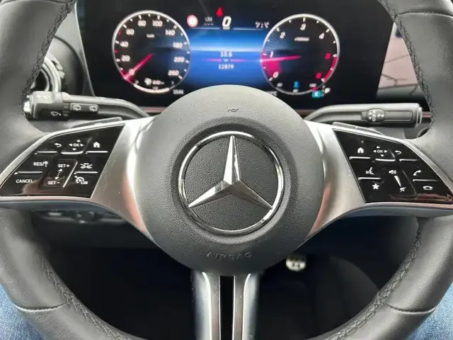 Mercedes-Benz V 220