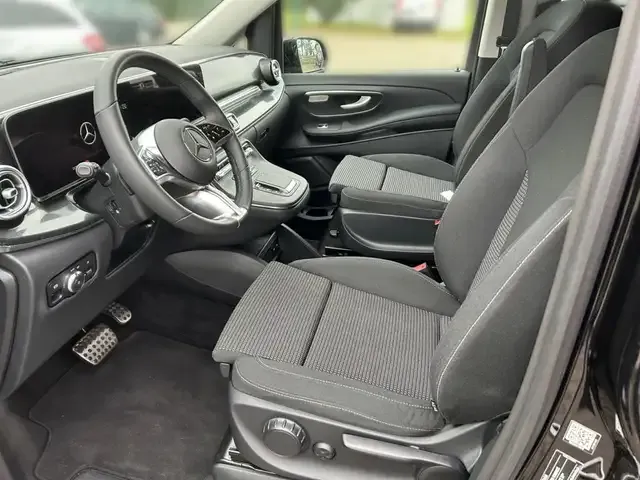 Mercedes-Benz V 220