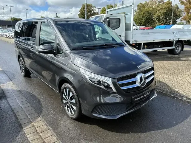 Mercedes-Benz V 250